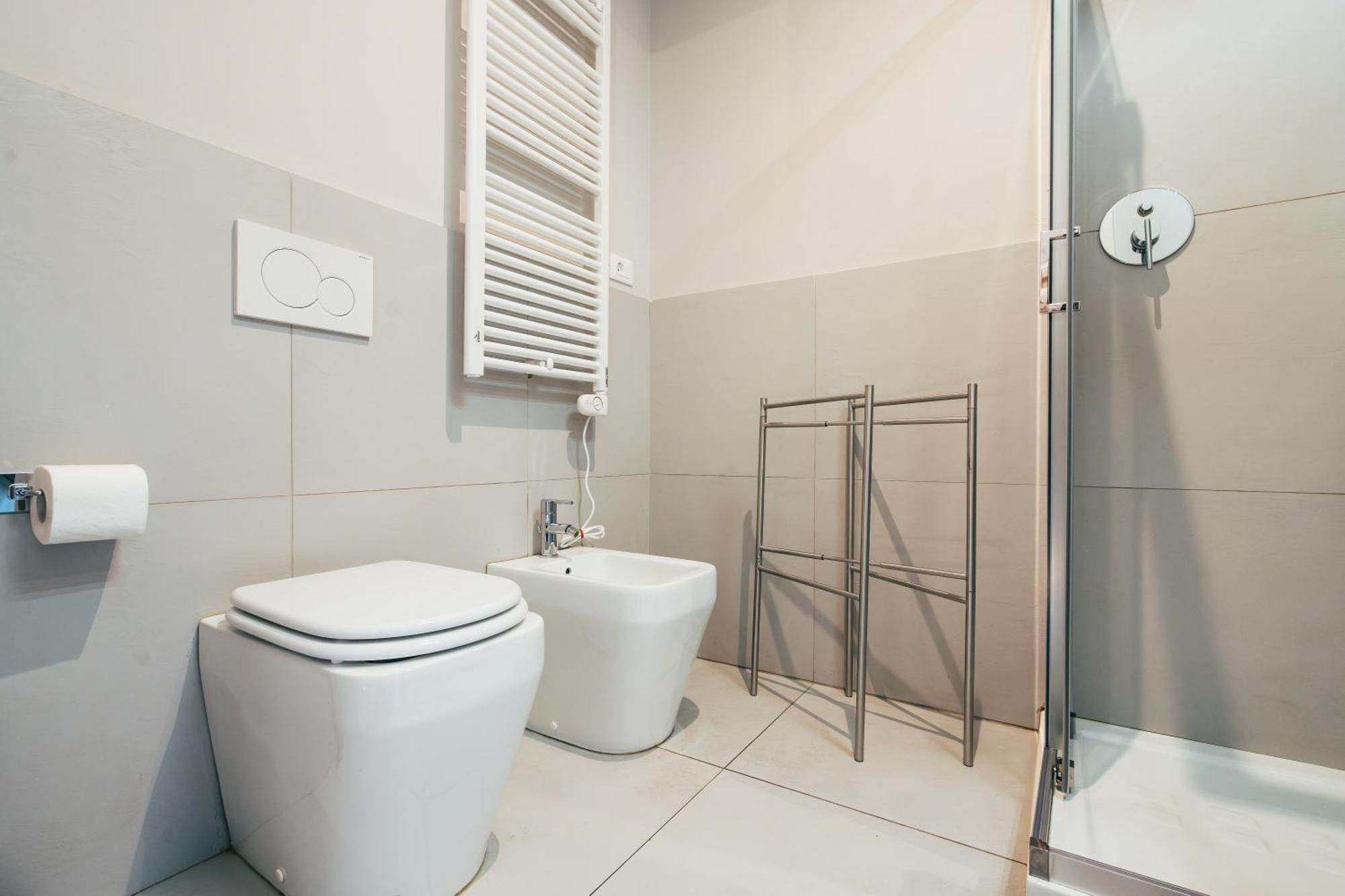 Bologna Suites - Private Bathroom Bagian luar foto