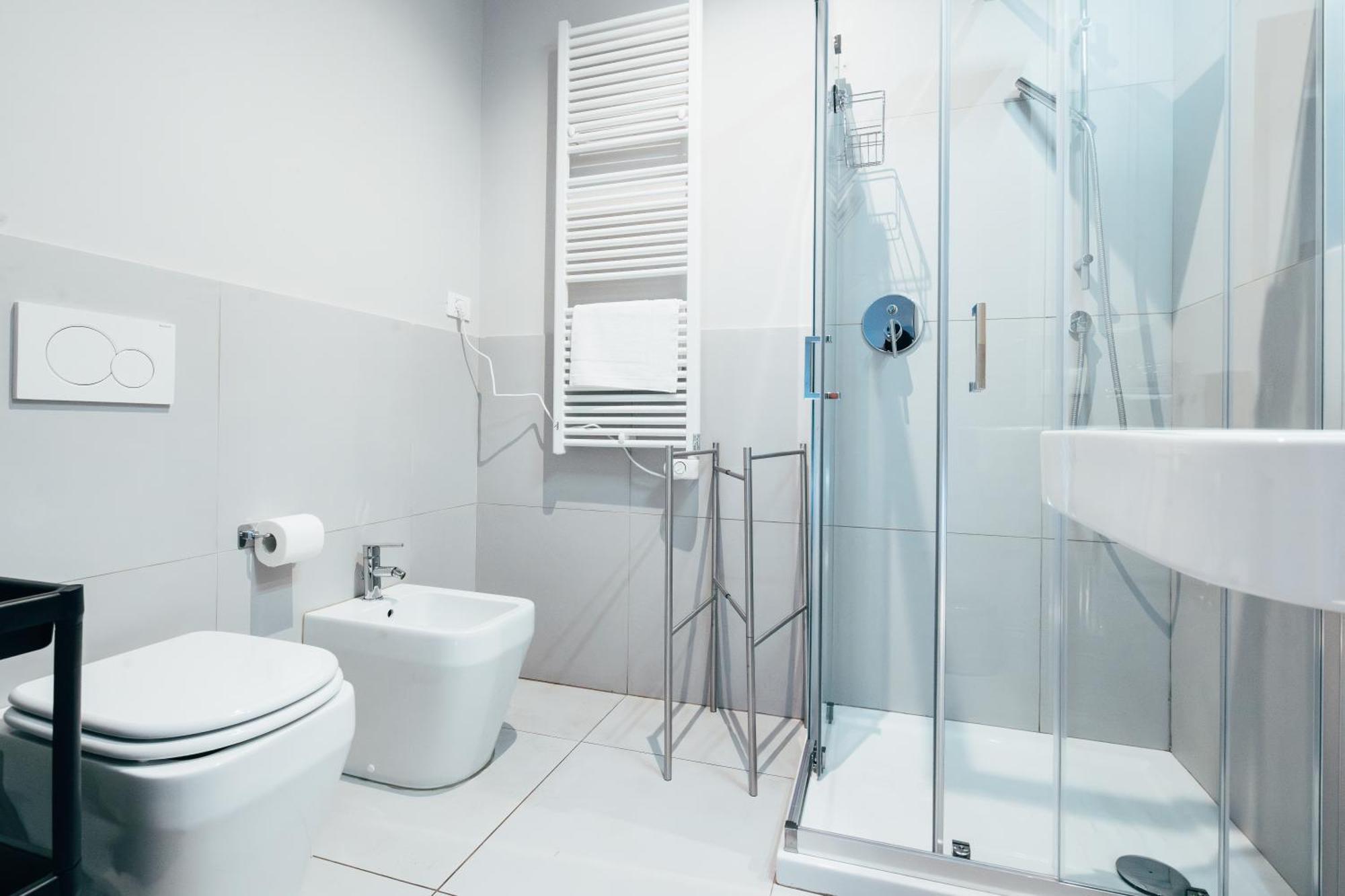 Bologna Suites - Private Bathroom Bagian luar foto