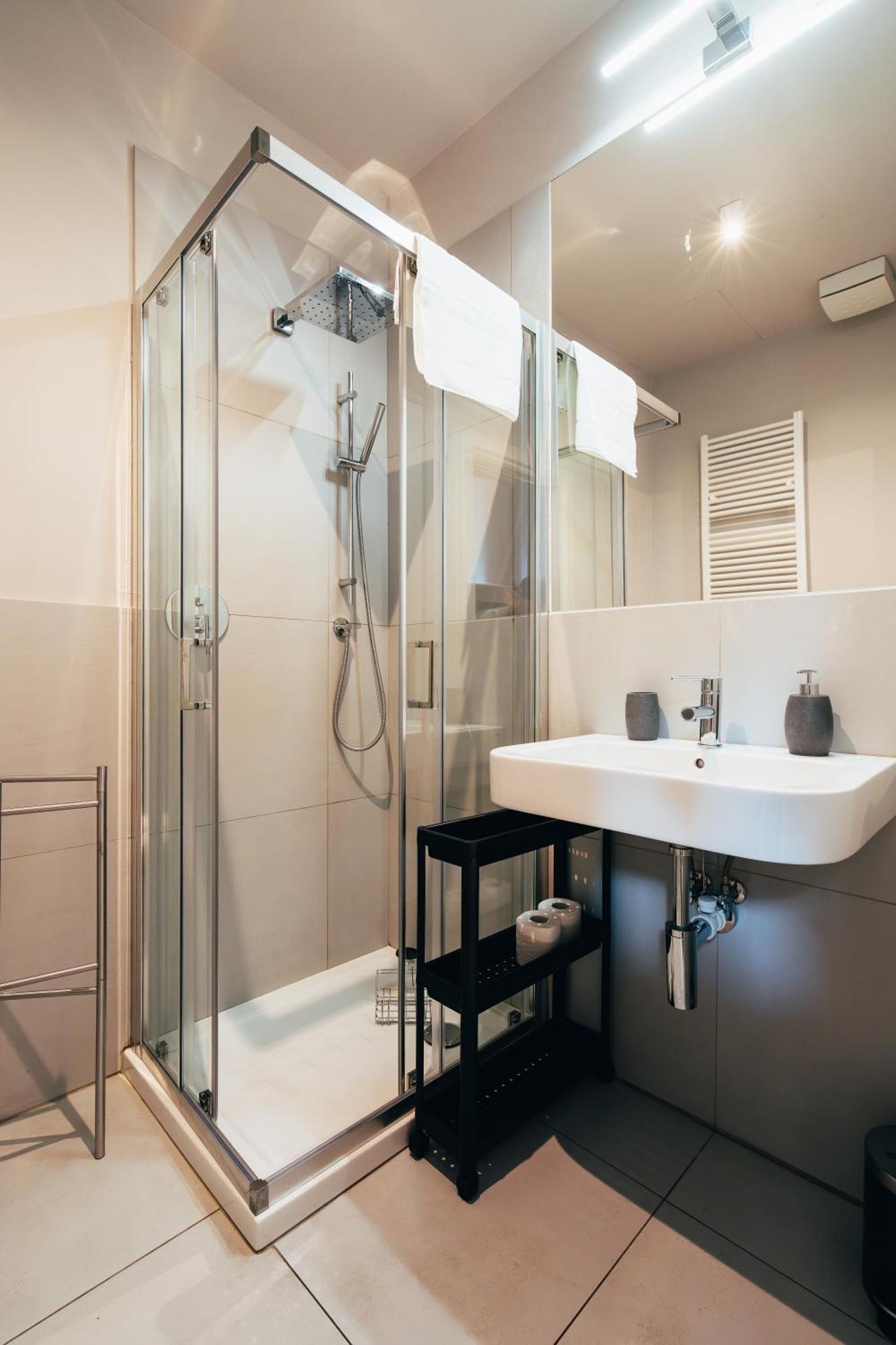 Bologna Suites - Private Bathroom Bagian luar foto