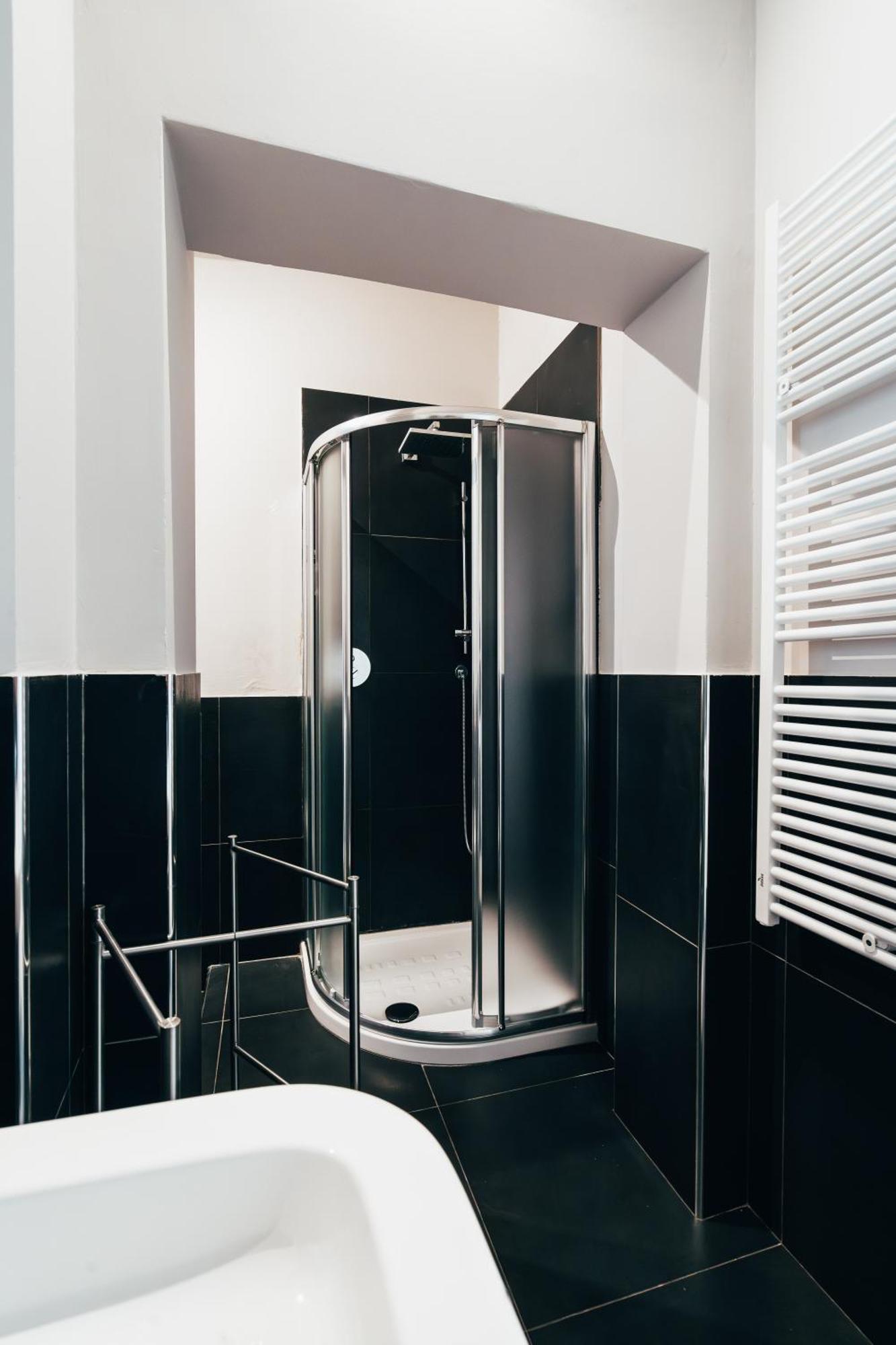 Bologna Suites - Private Bathroom Bagian luar foto