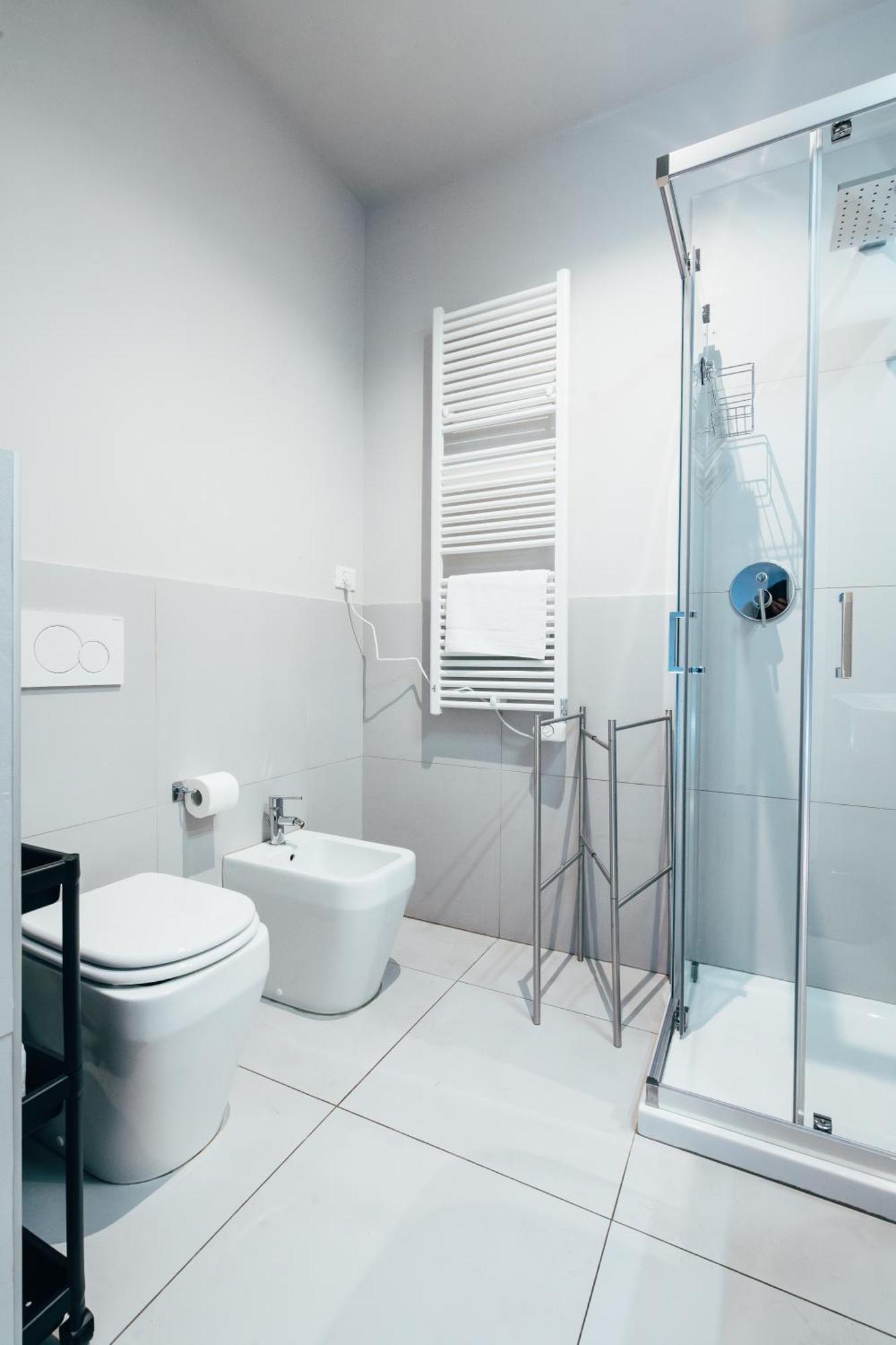 Bologna Suites - Private Bathroom Bagian luar foto