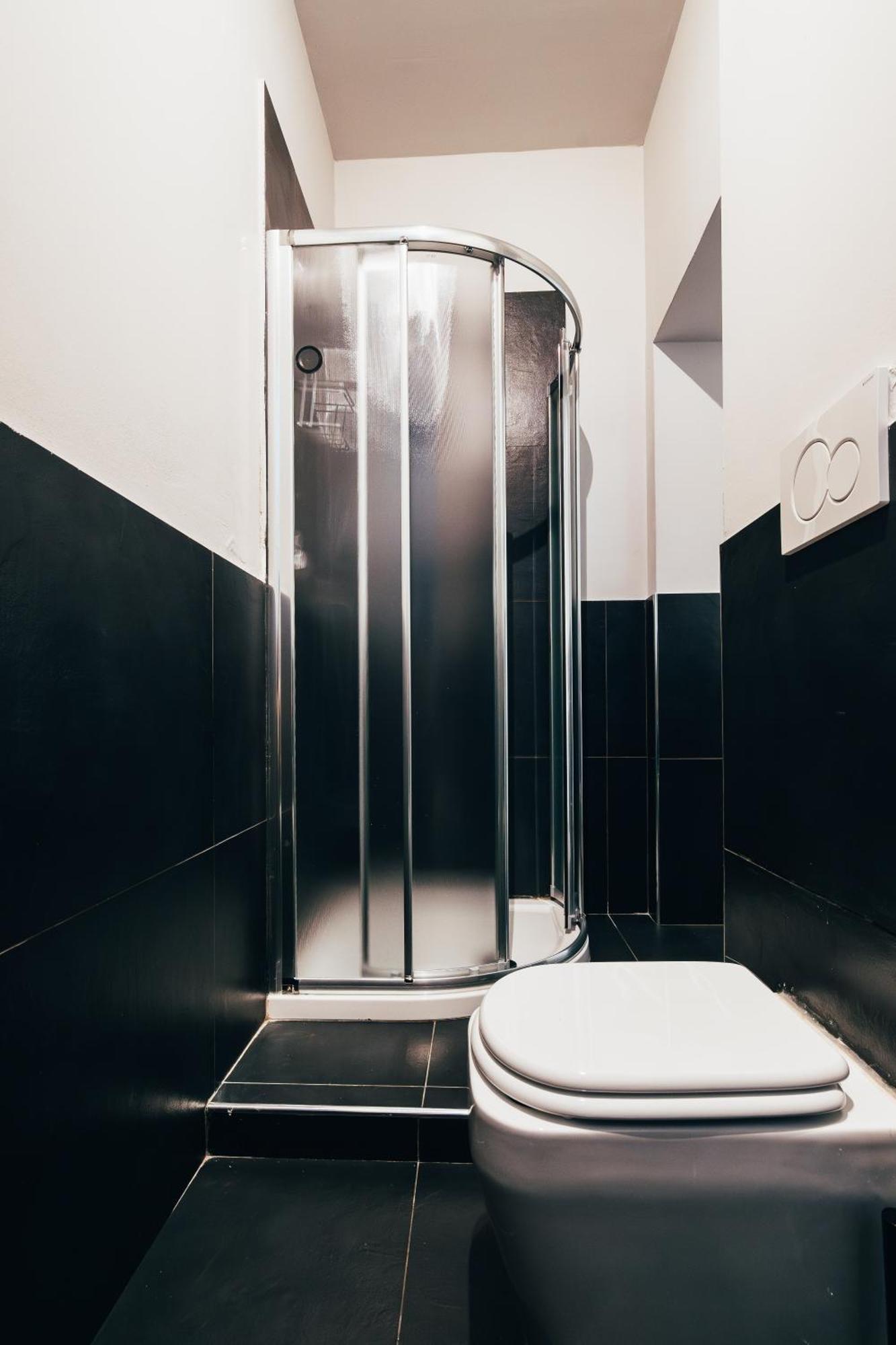 Bologna Suites - Private Bathroom Bagian luar foto